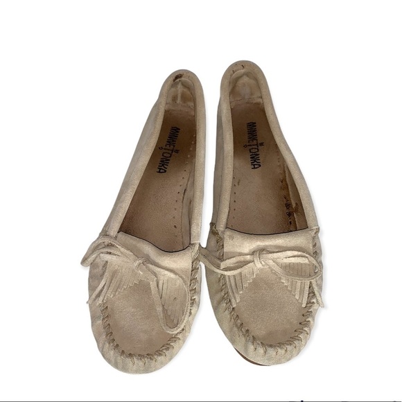 Minnetonka Moccasins Suede Beige Cream Slip On - Picture 3 of 10